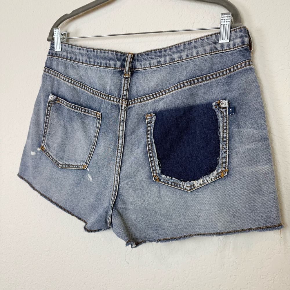 Anthropologie Pilcro Denim Cut Off‎ Distressed Shorts - Picture 5 of 9